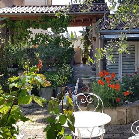 Maison D'Hotes Et Roulotte" Le 6 Bis" Romans-sur-Isère Zewnętrze zdjęcie